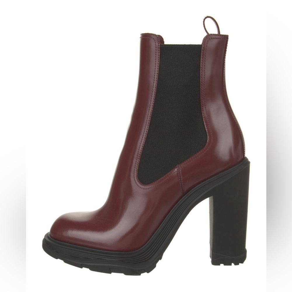 Gorgeous wine Alexander McQueen Chelsea boot 10.5